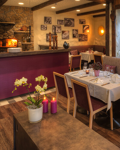 Pizzeria with wood fire oven, dining room, SeeHotel Gotthard